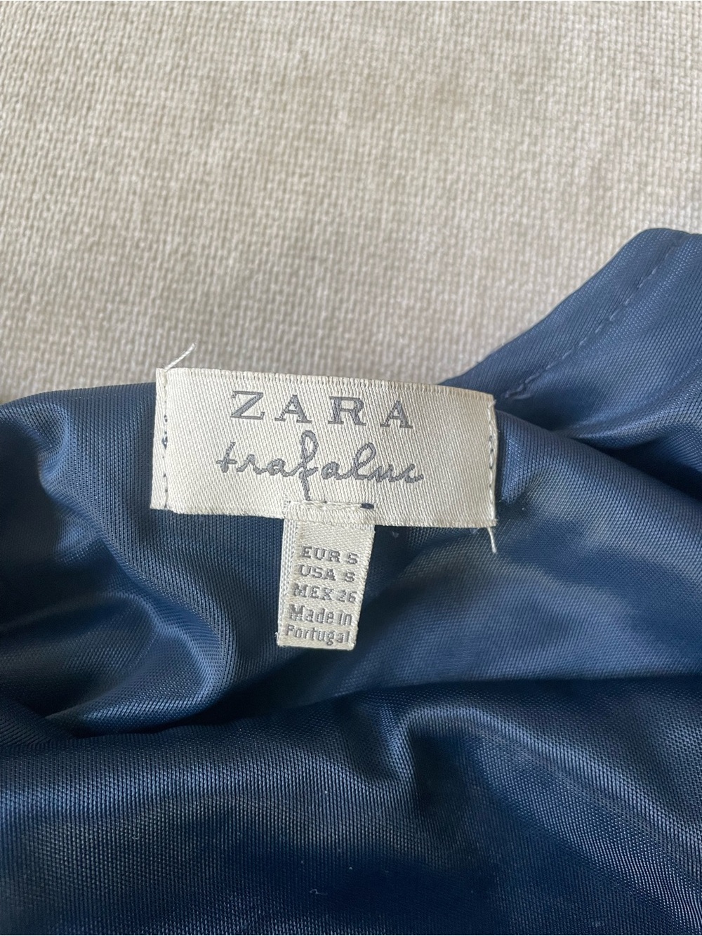 Low back body con Zara mini dress - Picture 3 of 3